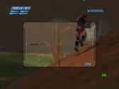 Multijogador online de Halo Combat Evolved rodando em um Anbernic RG35XX H em uma partida de Blood Gulch com 23 jogadores.