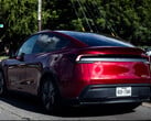 Um robotáxi Tesla Model Y em Austin. (Fonte da imagem: @AdanGuajardo/X)