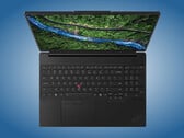 O ThinkPad P16s i Gen 5 visto de cima.