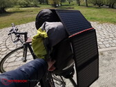 Análise do painel solar dobrável PEARL Revolt de 28 watts: Perfeito para passeios de bicicleta, caminhadas e co