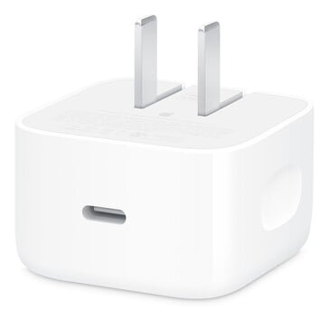 O novo adaptador dinâmico Apple 40W pode carregar o iPhone 17 e o iPhone 17 Pro (Max) até 50% da bateria em apenas 20 minutos. (Fonte da imagem: Apple)