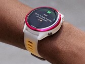 Os mais recentes smartwatches Forerunner da Garmin (Forerunner 570 na foto) estão recebendo a versão 15.52 do software. (Fonte da imagem: Garmin)