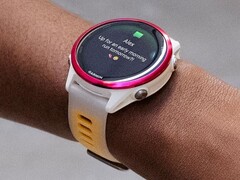 Os mais recentes smartwatches Forerunner da Garmin (Forerunner 570 na foto) estão recebendo a versão 15.52 do software. (Fonte da imagem: Garmin)