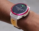 Os mais recentes smartwatches Forerunner da Garmin (Forerunner 570 na foto) estão recebendo a versão 15.52 do software. (Fonte da imagem: Garmin)