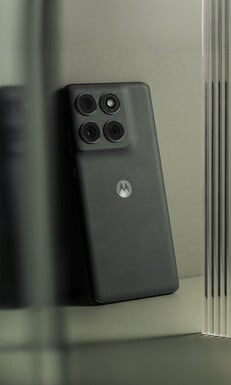 O Motorola Edge 2025 pode estar disponível em uma única cor. (Fonte da imagem: Evan Blass)