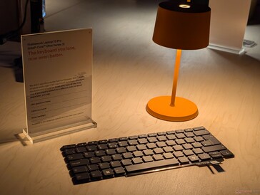 O novo teclado aprimora o original com uma estrutura de alumínio CNC mais firme, opções de cores adicionais e deslocamento das teclas de 1,5 mm