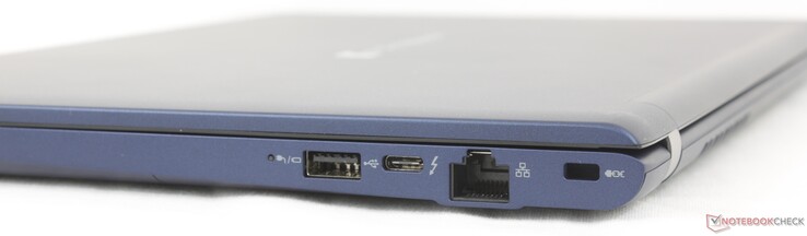 Direito: USB-A 3.2 Gen. 1, USB-C Thunderbolt 4 com DisplayPort + Power Delivery, RJ-45 (1 Gbps), trava Kensington