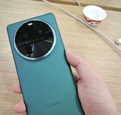 A OPPO encontra X6 Pro em carne e osso. (Fonte: Universo Gelado)