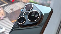 Primeira análise, muitas fotos e primeiros testes de câmera do Huawei Pura 80 Ultra, incluindo comparações com o iPhone 16 Pro Max, Vivo X200 Ultra e Oppo Find X8 Ultra. (Fonte da imagem: Weibo)