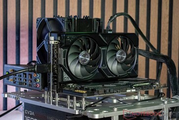 A ASUS Dual GeForce RTX 4060 Ti OC durante o teste de emissão de ruído