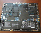 Componentes internos do Acer Predator Helios Neo 16S AI. (Fonte da imagem: Notebookcheck)