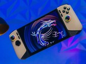 O MSI Claw 8 AI+ possui uma tela de 8 polegadas de 1080p e 120 Hz. (Fonte da imagem: MSI)
