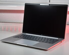 O HP EliteBook 8 G1a 14 (fonte da imagem: Benjamin Herzig/Notebookcheck)