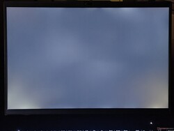 Sangramento da luz de fundo (mostrado aprimorado aqui)