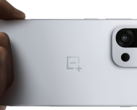 O OnePlus 13s, um smartphone compacto e emblemático. (Fonte da imagem: OnePlus)
