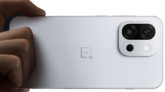O OnePlus 13s, um smartphone compacto e emblemático. (Fonte da imagem: OnePlus)