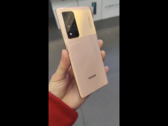 Um tiro de uma suposta fuga de água manual Honor V40. (Fonte: Weibo)