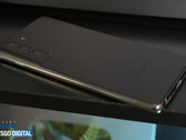 O painel traseiro do Galaxy S21 FE já está disponível para compra. (Fonte de imagem: Concept Creator &amp; LetsGoDigital)