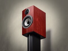 O Bowers & Wilkins 707 Prestige Edition tem um acabamento brilhante composto por doze camadas de tinta