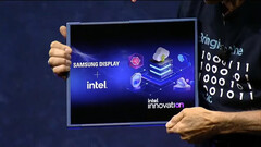 Primeira tela rolável de PC da Samsung (imagem: Intel/YouTube)