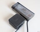 adaptador CA USB-C de 65 W da MSI em comparação com o adaptador CA USB-C de 140 W da HP