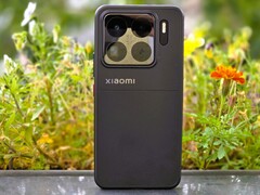 O Xiaomi 15S Pro é um dos melhores smartphones de 2025. (Fonte da imagem: Marcus Herbrich)