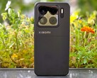 O Xiaomi 15S Pro é um dos melhores smartphones de 2025. (Fonte da imagem: Marcus Herbrich)