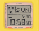 O Casio Baby-G BGD-10KPM-7 apresenta um mostrador digital quase quadrado com uma boa quantidade de informações.