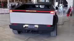 Novo design traseiro Tesla Cybertruck (imagem: S3XY Astro)