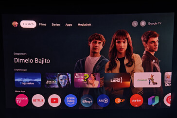 Tela de projeção ao ar livre (ao anoitecer) (Fonte da imagem: Daniel Schmidt)