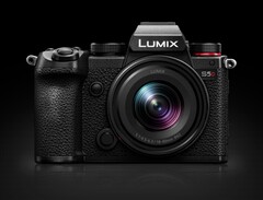 A Lumix S5D é atualmente uma das câmeras full-frame mais baratas do mercado