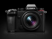 A Lumix S5D é atualmente uma das câmeras full-frame mais baratas do mercado