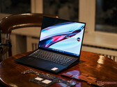 O Zenbook Pro 16X OLED não tem mais uma tela de 4K. (Fonte da imagem: ASUS)