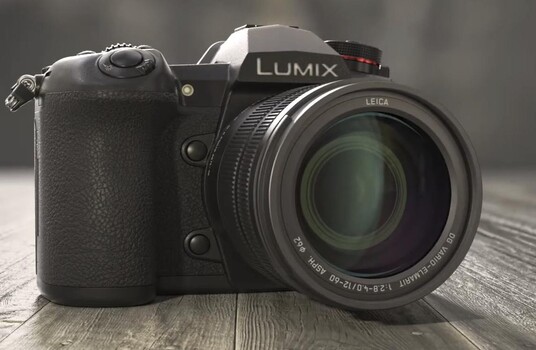 A Lumix G9 da Panasonic é uma poderosa câmera sem espelho Micro Four Thirds que pode ser adquirida com frequência por menos de US$ 1.000. (Fonte da imagem: Panasonic)