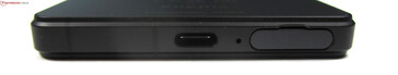 Parte inferior: USB-C 3.2 Gen.1, microfone, slot microSD/SIM