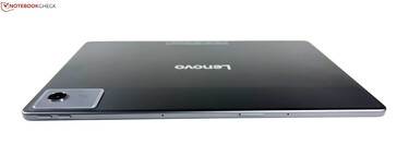 Parte superior: Botão de volume, microfone, slot para microSD, microfone