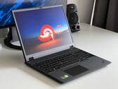 Análise do Lenovo ThinkPad P16v G1 AMD - Estação de trabalho de nível básico com Zen4
