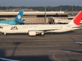 Avião da Japan Airlines no Aeroporto de Tóquio. (Fonte da imagem: aeroprints.com, CC BY-SA 3.0, via Wikimedia Commons)
