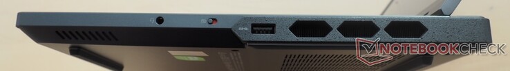 Direita: conector de áudio de 3,5 mm, botão de navegação Webcam e-Shutter, USB 3.2 Gen1 Tipo A
