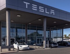 Um centro de serviços da Tesla (Fonte da imagem: Tesla)