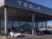 Um centro de serviços da Tesla (Fonte da imagem: Tesla)