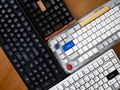 Teclados mecânicos Keychron K4 HE, Epomaker Galaxy100, NuPhy Kick75, Wobkey Rainy75 de cima para baixo