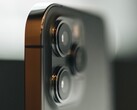 A câmera de Apple's iPhones podem ser suscetíveis a danos se o dispositivo for exposto a vibrações do motor (Imagem: Simon Hrozian)