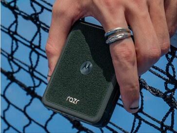 Acabamento em Alcantara do Motorola Razr Ultra. (Fonte da imagem: Motorola)