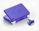 O Retroid Pocket Flip 2 (foto) é um console portátil com um design em forma de concha. (Fonte da imagem: Retroid)