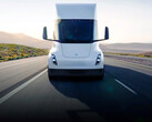 A rede dos EUA não está pronta para paradas de caminhões elétricos nas rodovias (imagem: Tesla)