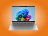 O IdeaPad Slim 5i 15IWC11 visto de frente.