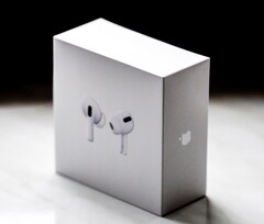 Apple Em breve, os AirPods poderão controlar a câmera do iPhone e pausar a música quando os usuários adormecerem. (Fonte da imagem: Vasil Korzh)