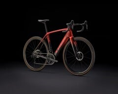 A Trek Domane+ SL possui um quadro de carbono