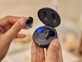 Os Earbuds LG TONE Free T90 podem ser recarregados sem fio através do padrão Qi. (Fonte de imagem: LG)